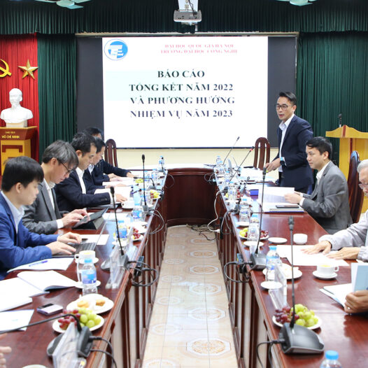 Phiên họp lần thứ tư Hội đồng Trường Đại học Công nghệ nhiệm kỳ 2022-2027